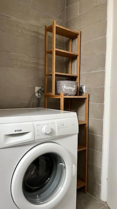 Beautiful Apartment Next To Metro Station Atenas Exterior foto
