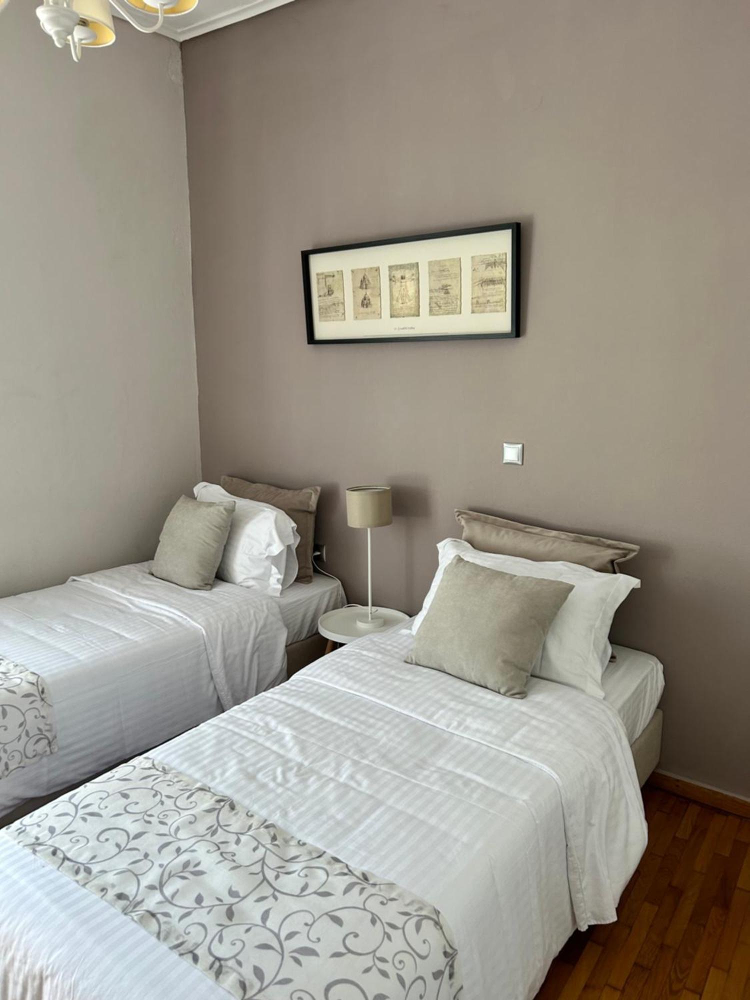 Beautiful Apartment Next To Metro Station Atenas Exterior foto