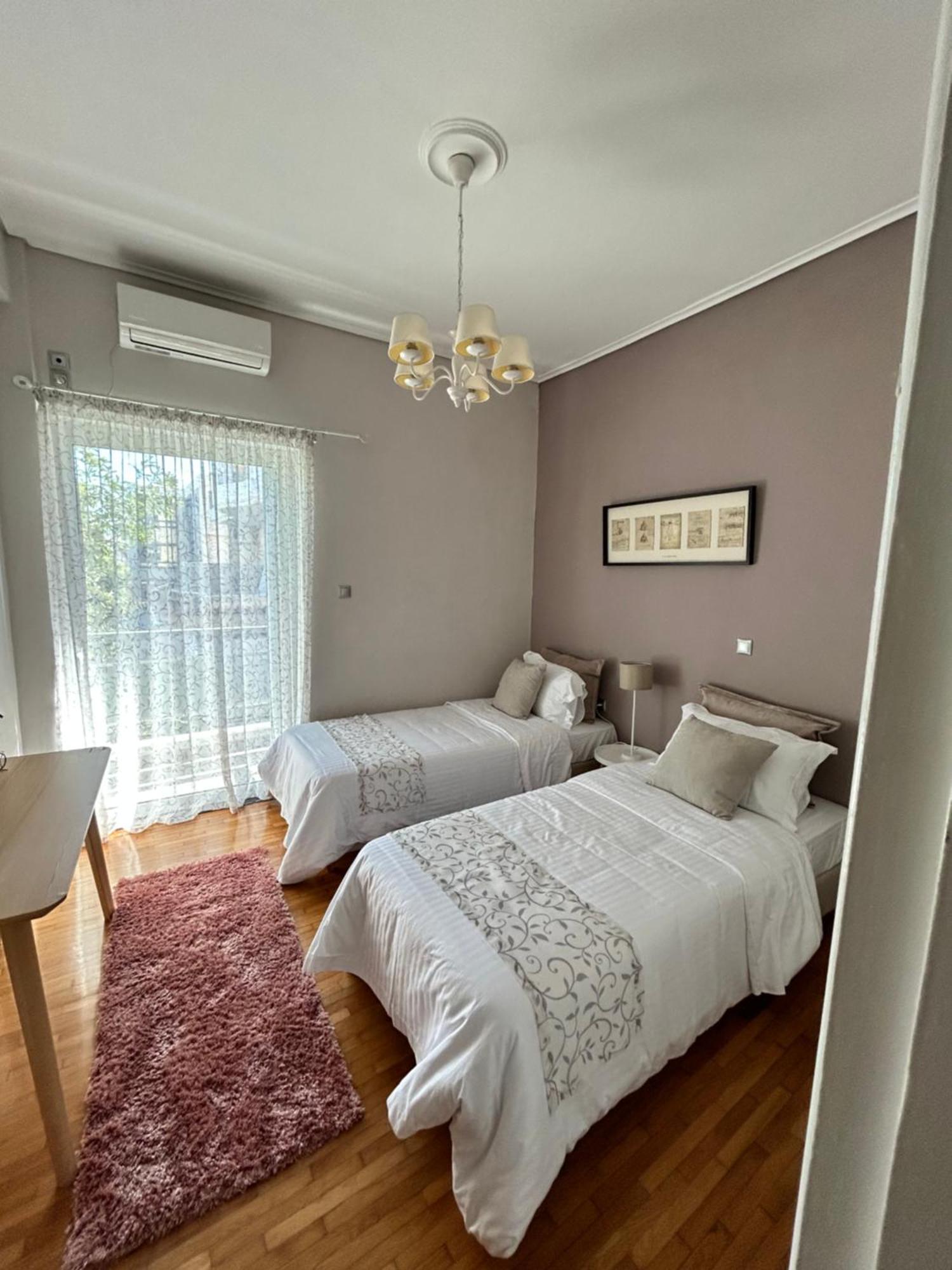 Beautiful Apartment Next To Metro Station Atenas Exterior foto
